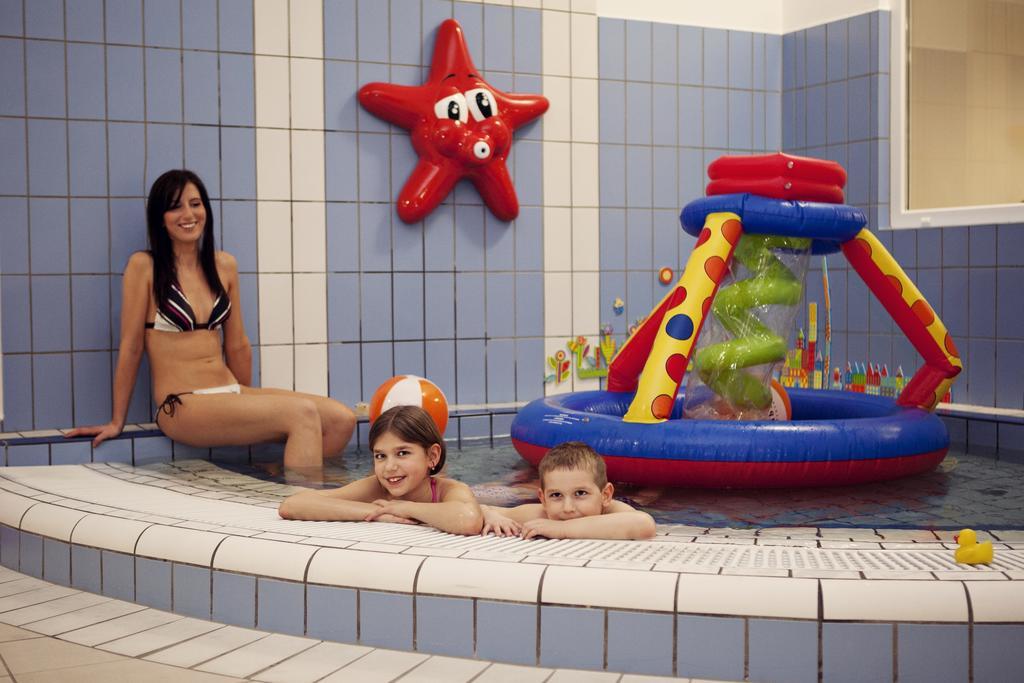 זלקרוס Napfeny Hotel מראה חיצוני תמונה