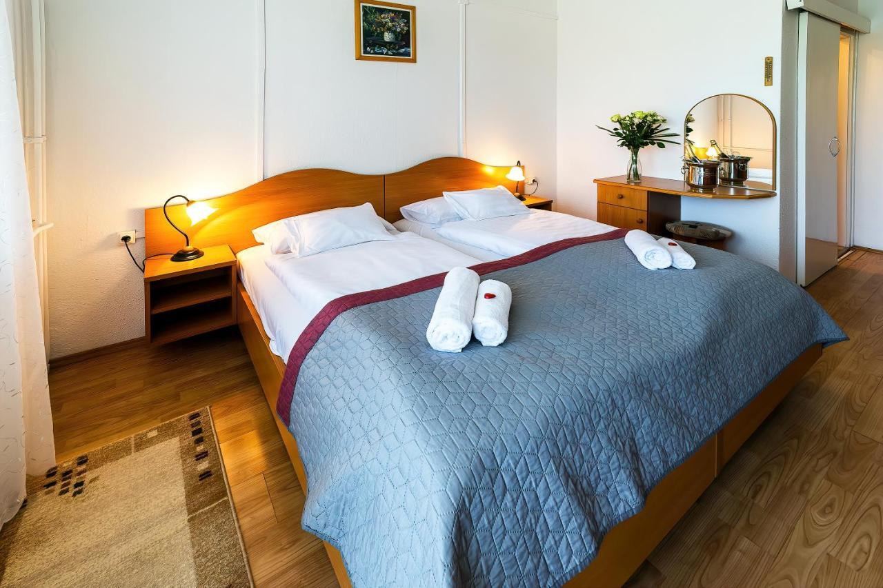 זלקרוס Napfeny Hotel מראה חיצוני תמונה