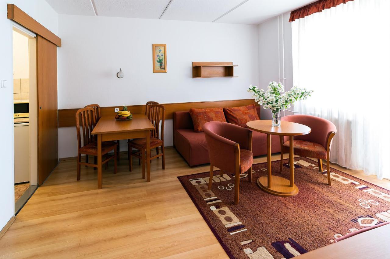 זלקרוס Napfeny Hotel מראה חיצוני תמונה