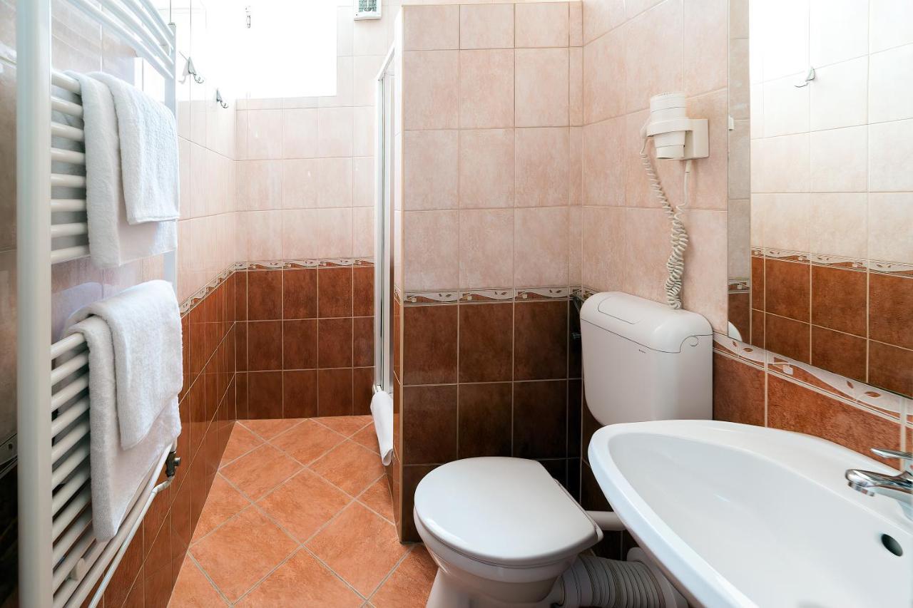 זלקרוס Napfeny Hotel מראה חיצוני תמונה