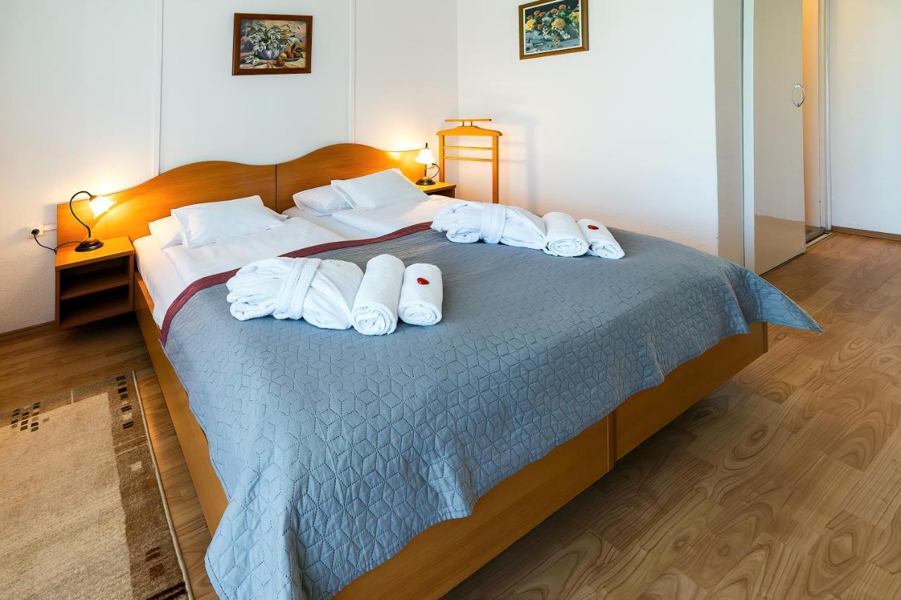 זלקרוס Napfeny Hotel מראה חיצוני תמונה