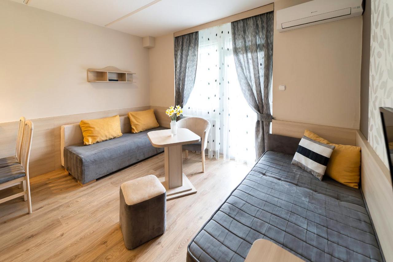 זלקרוס Napfeny Hotel מראה חיצוני תמונה