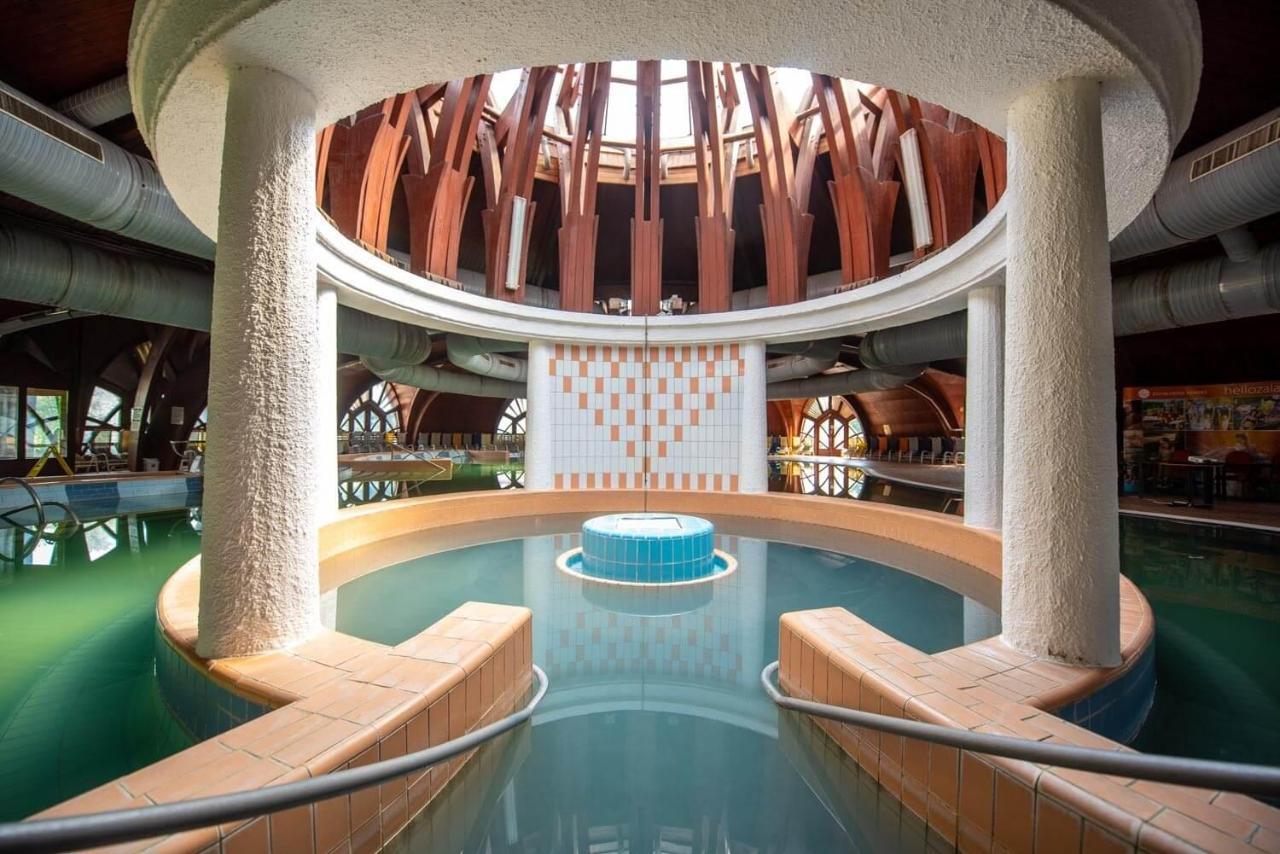זלקרוס Napfeny Hotel מראה חיצוני תמונה